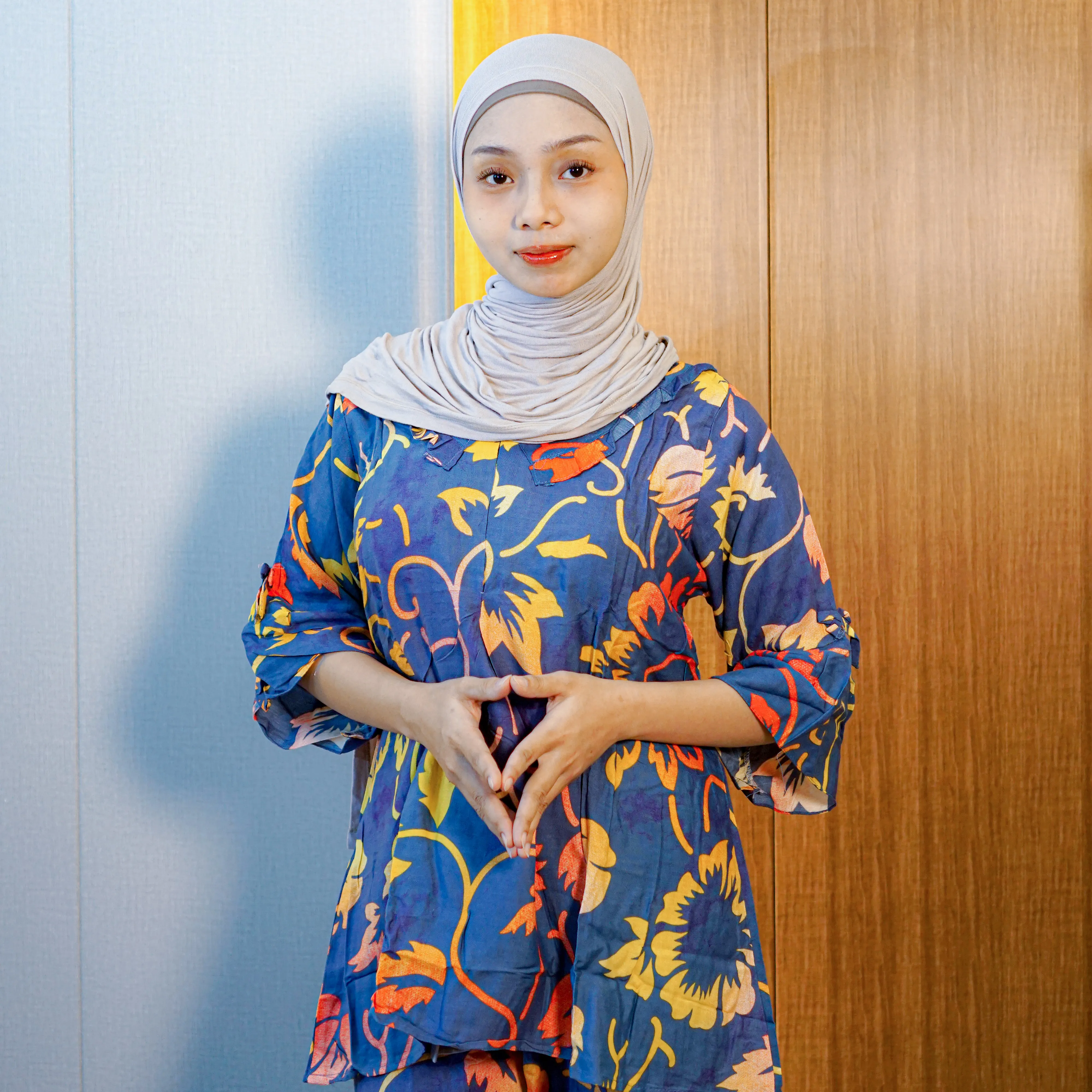 Setelan Celana Panjang Sabrina Motif Galaxy – Batik Putri Laila