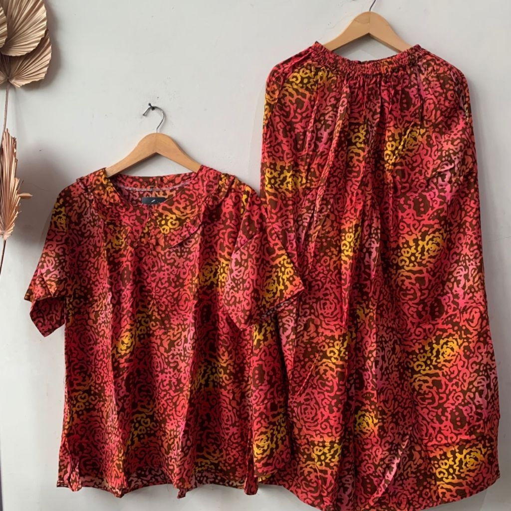 Setelan Celana Panjang Palazo Motif Galaxy – Batik Putri Laila