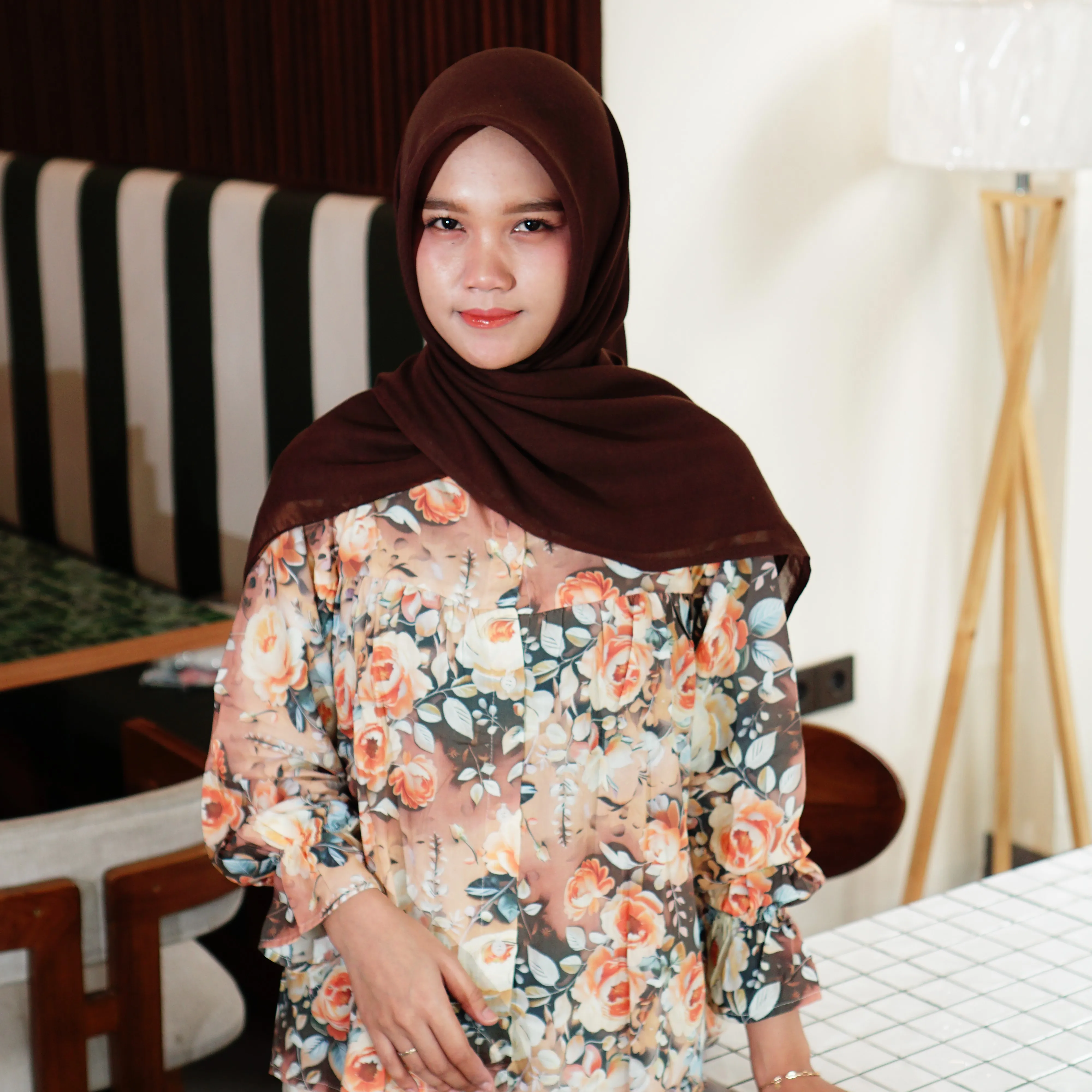Setelan Celana Panjang Motif Kekinian Busui Friendly – Batik Putri Laila