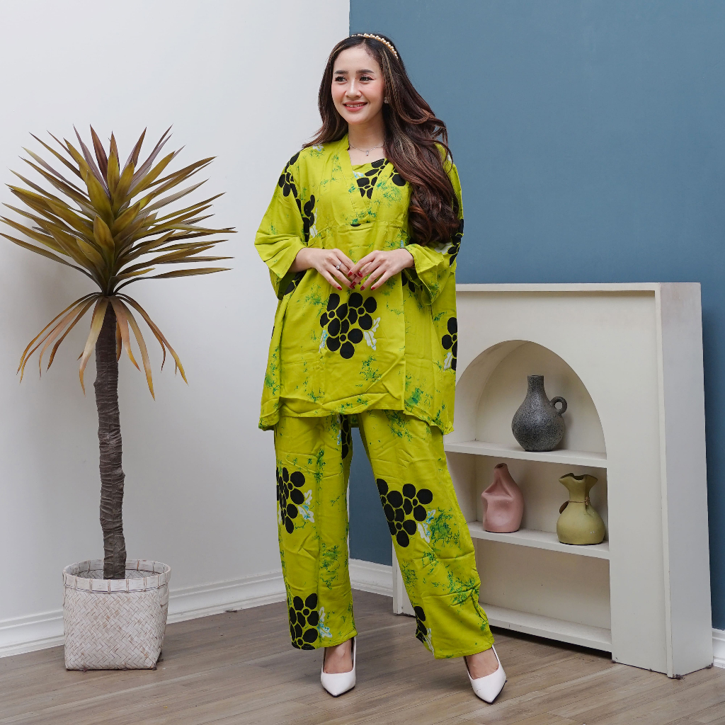 Setelan Celana Panjang Kimono Uk Jumbo – Batik Putri Laila