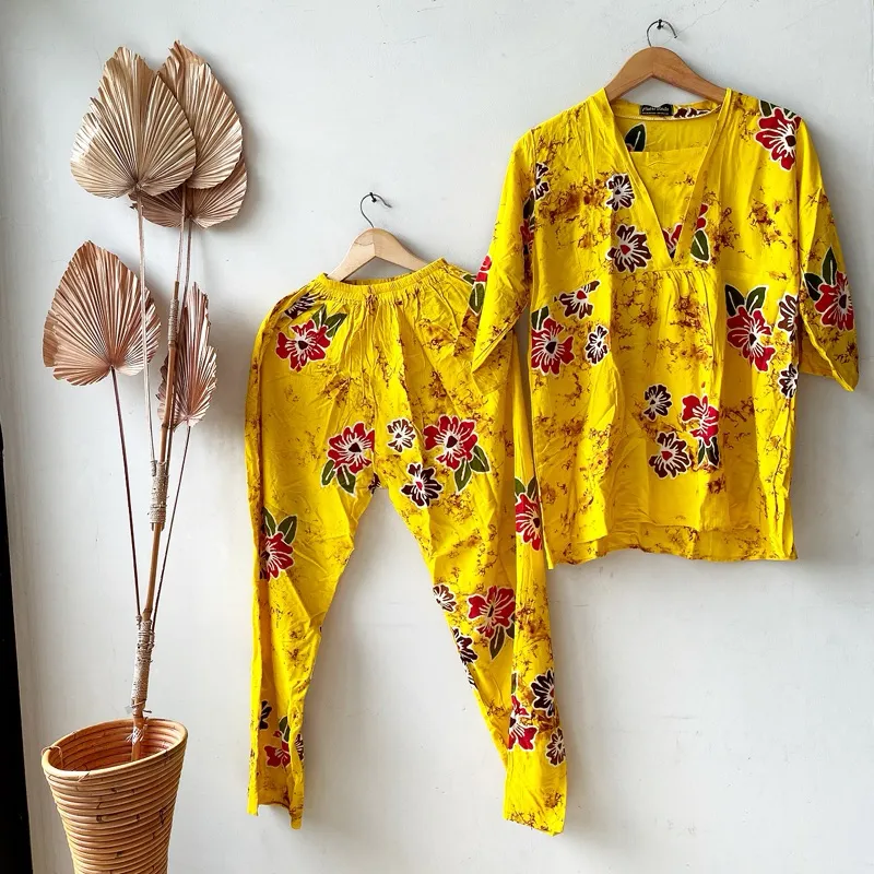 Varian Kuning Mawar Besar