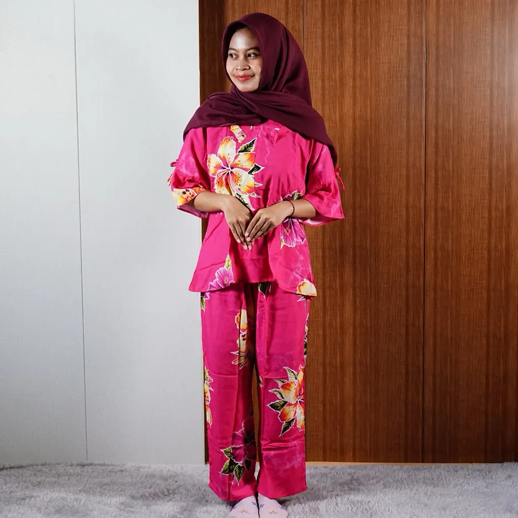 Varian Pink Wijaya