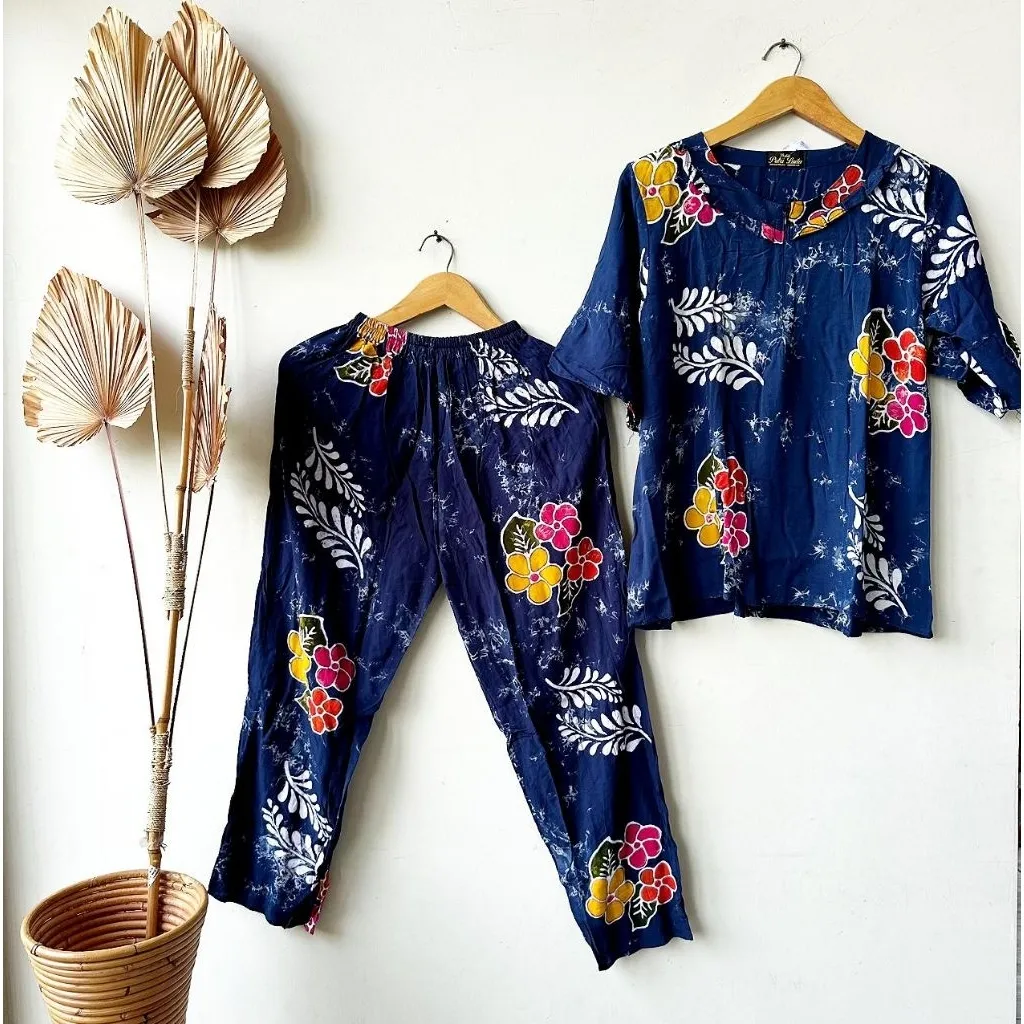 Varian Biru Bunga Putih