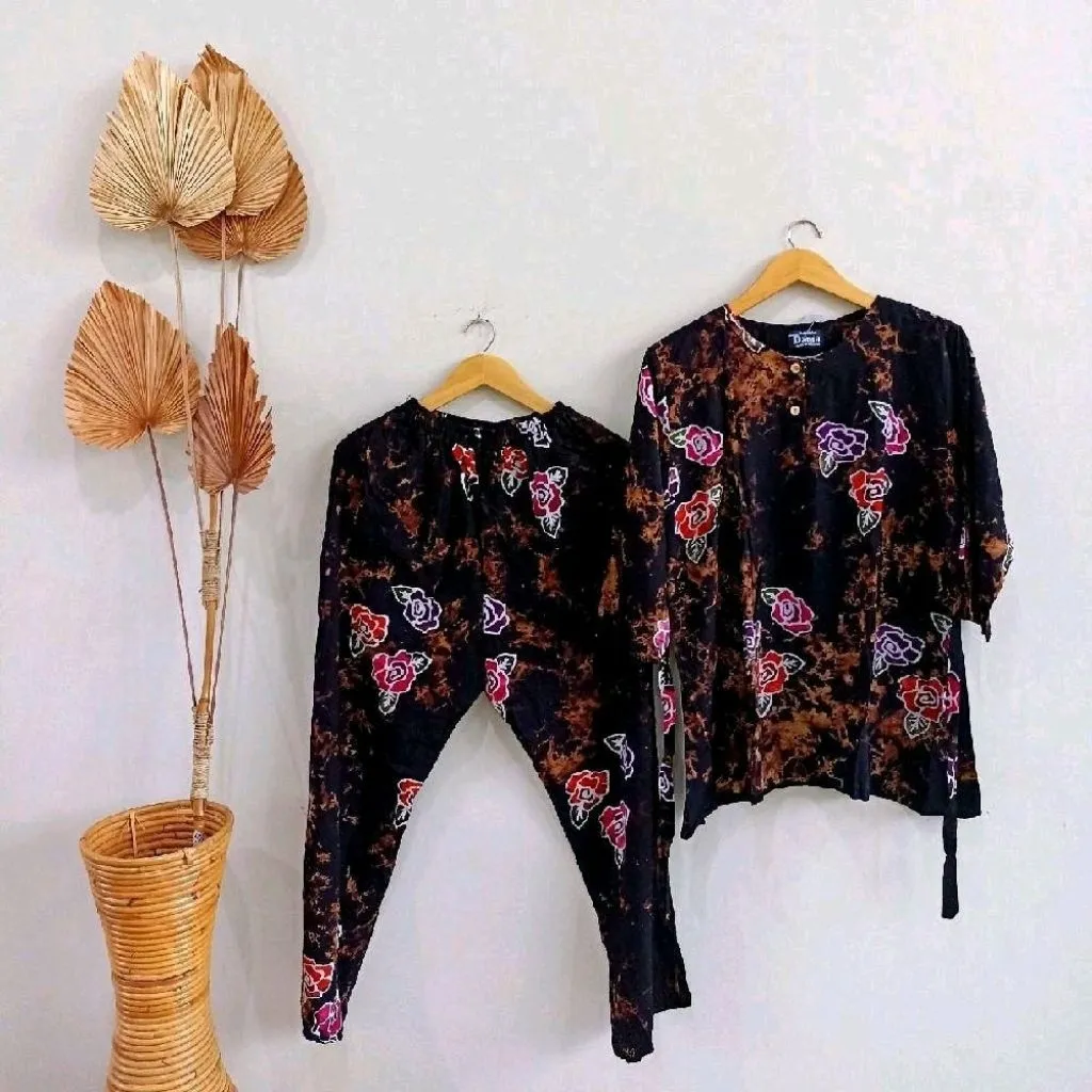 Varian Hitam Mawar Kecil