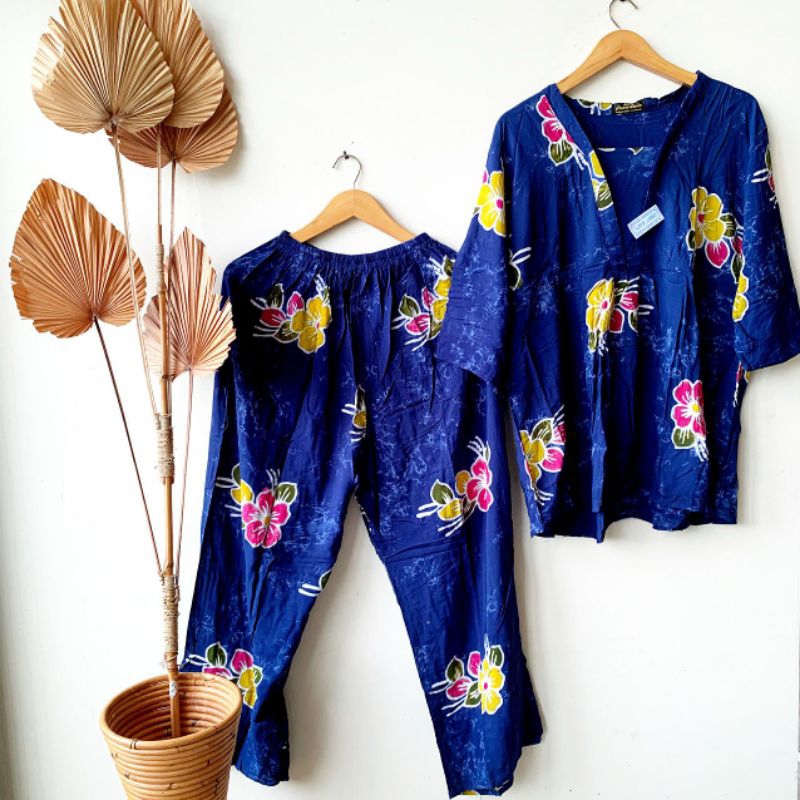 Varian Biru Mawar
