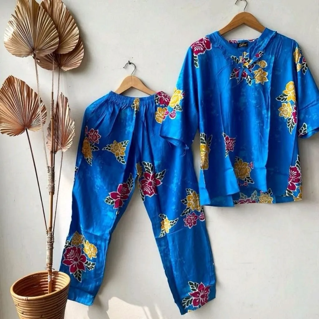 Varian Biru Mawar