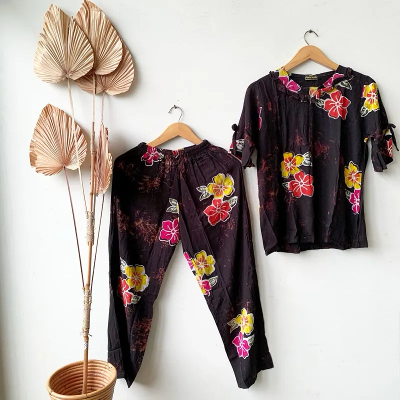 Varian Hitam Mawar