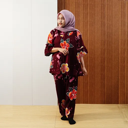 Varian Burgundy Lily