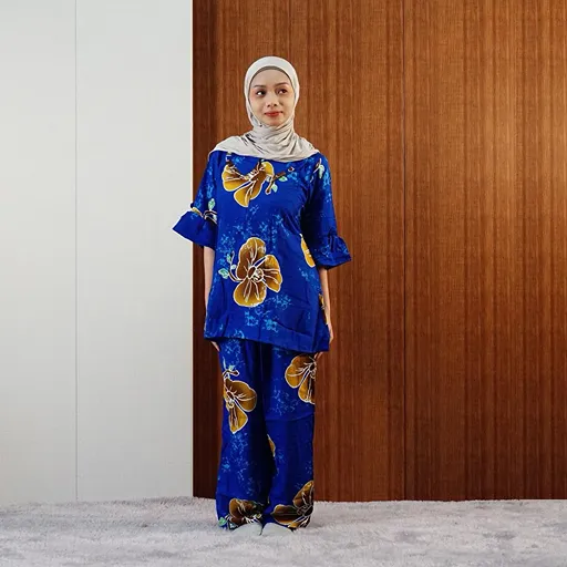 Varian Biru Iris