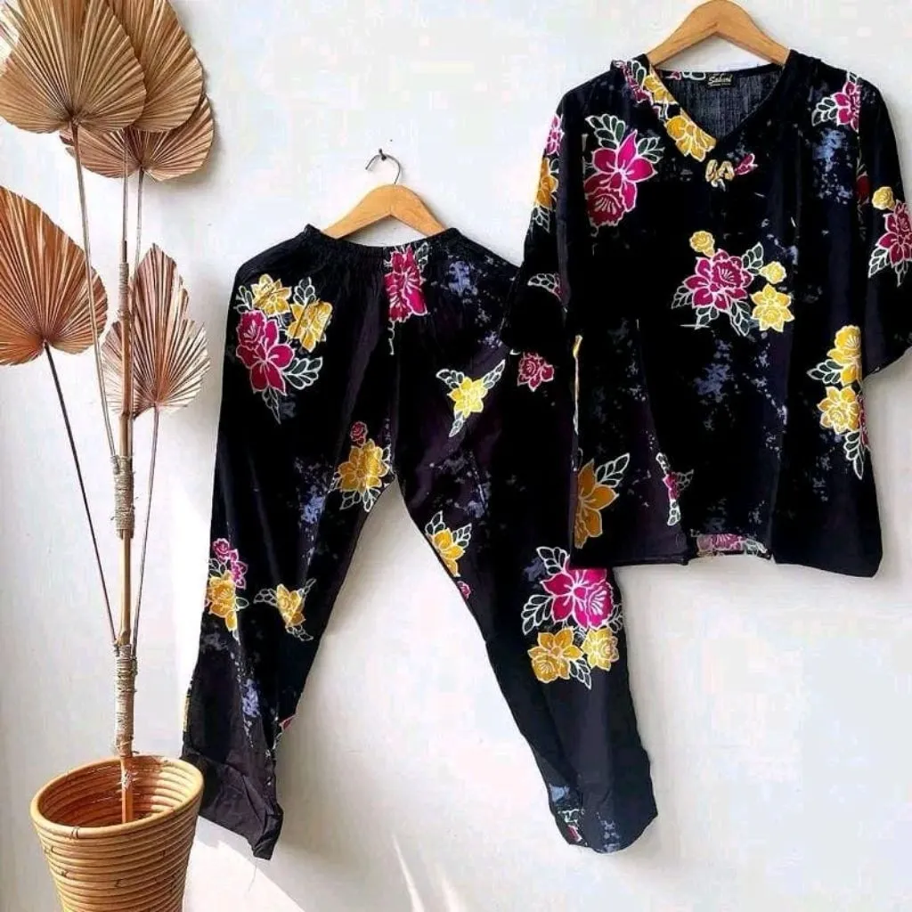 Varian Hitam Mawar