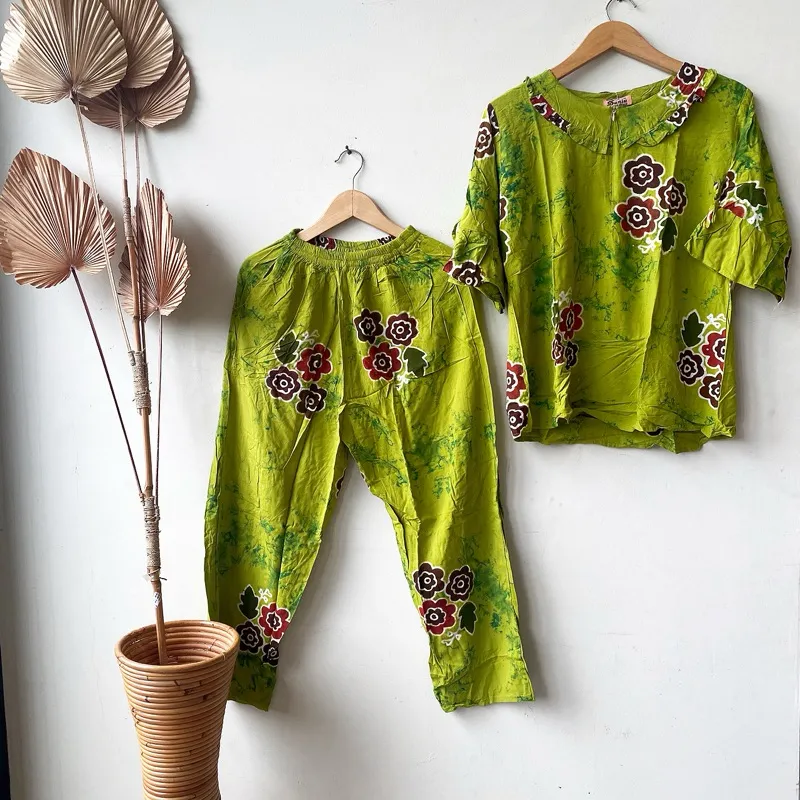 Varian Hijau Bunga Bulat