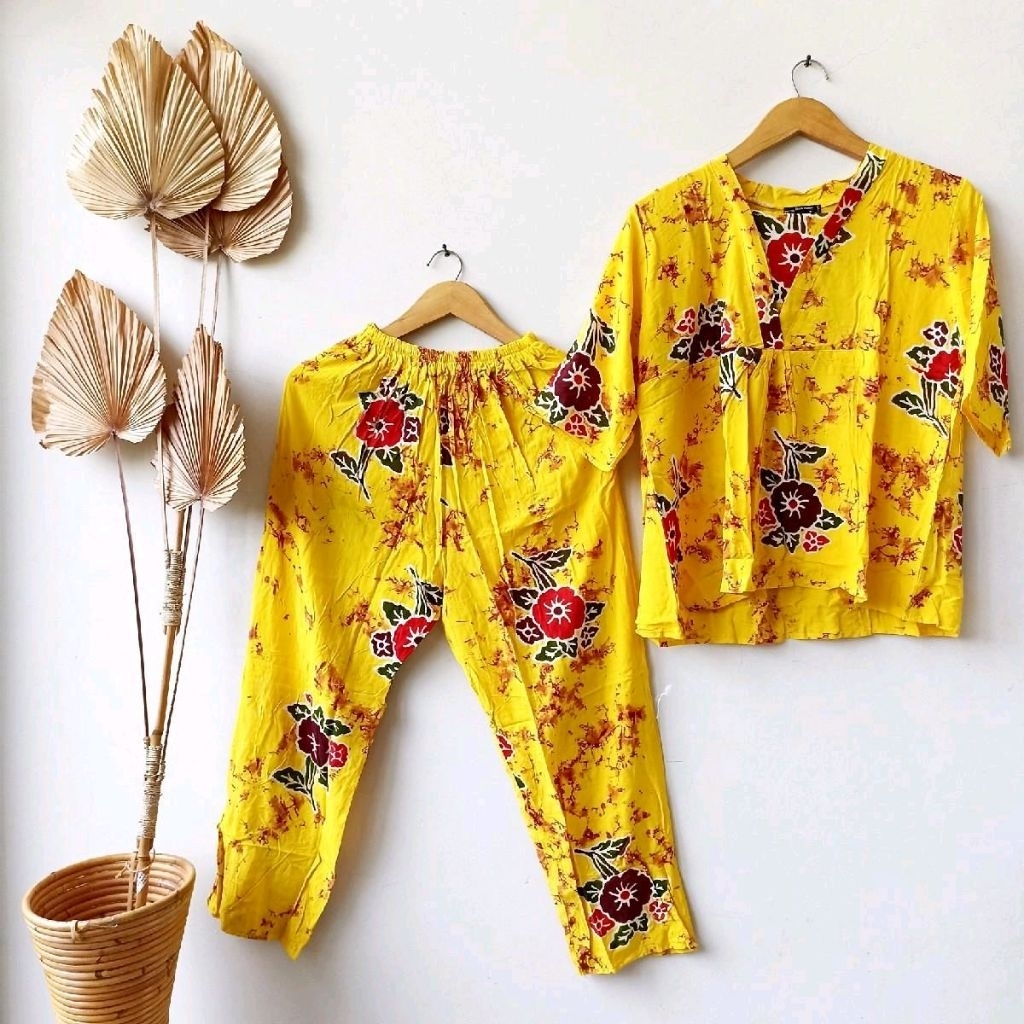 Varian Kuning Bunga Tangkai